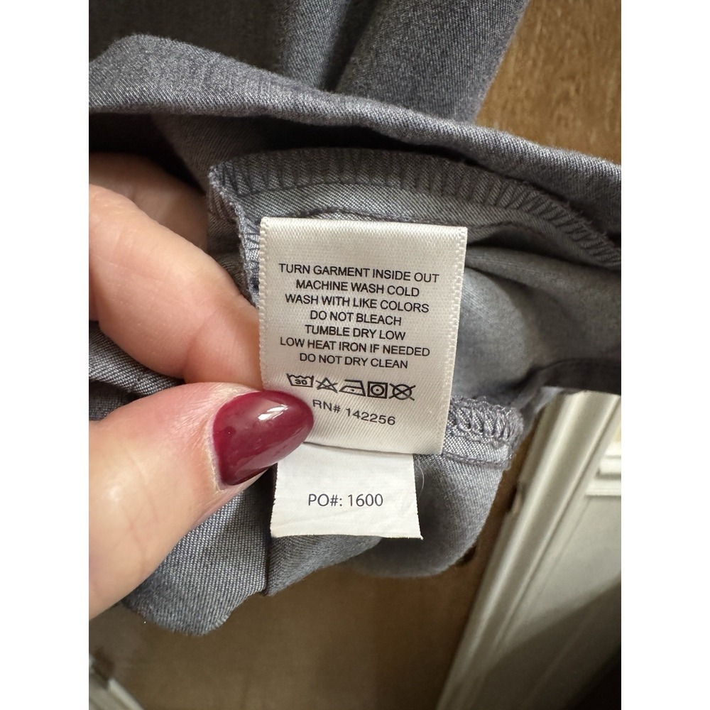 FIGS Technical Casma 3 Pocket Women's Scrub Top Graphite Gray Sz M FW1100 PO1600 - Picture 8 of 9